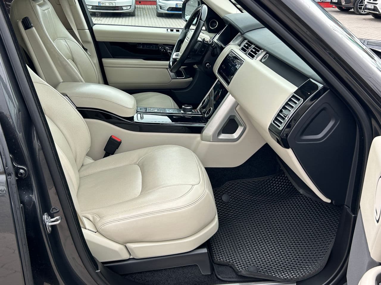 Land Rover Range Rover Vogue 2019 — Миниатюра 18