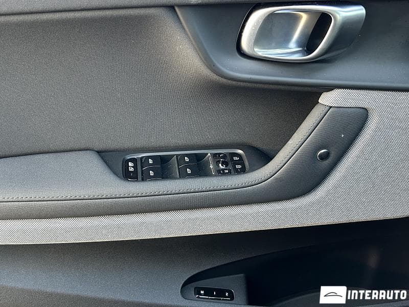Volvo Polestar 2 2023 — Миниатюра 8