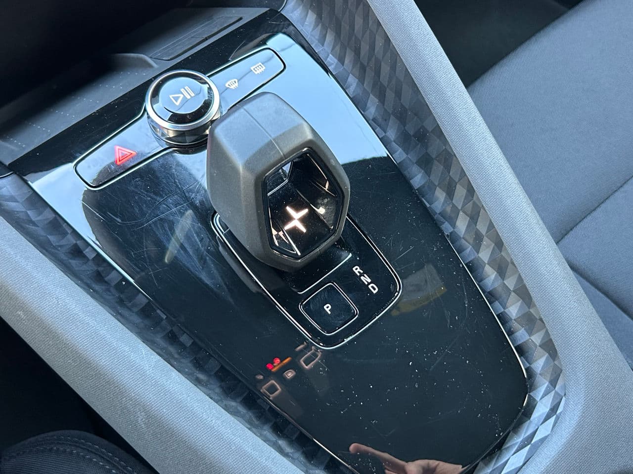 Volvo Polestar 2 2023 — Миниатюра 17