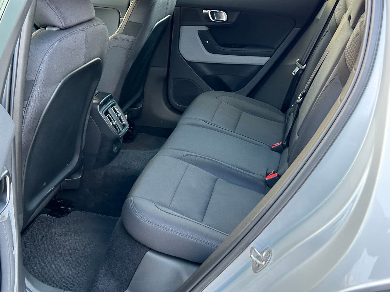 Volvo Polestar 2 2023 — Миниатюра 19
