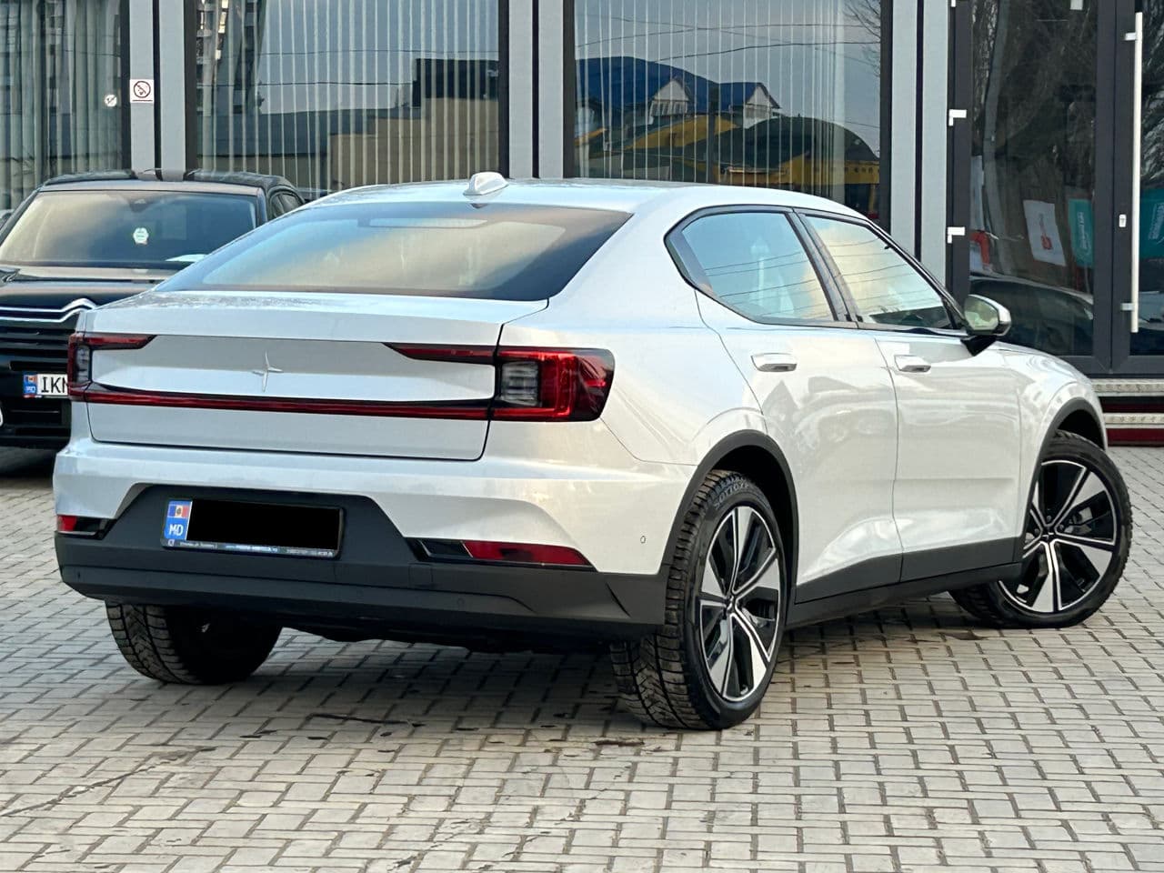 Volvo Polestar 2 2023 — Миниатюра 3