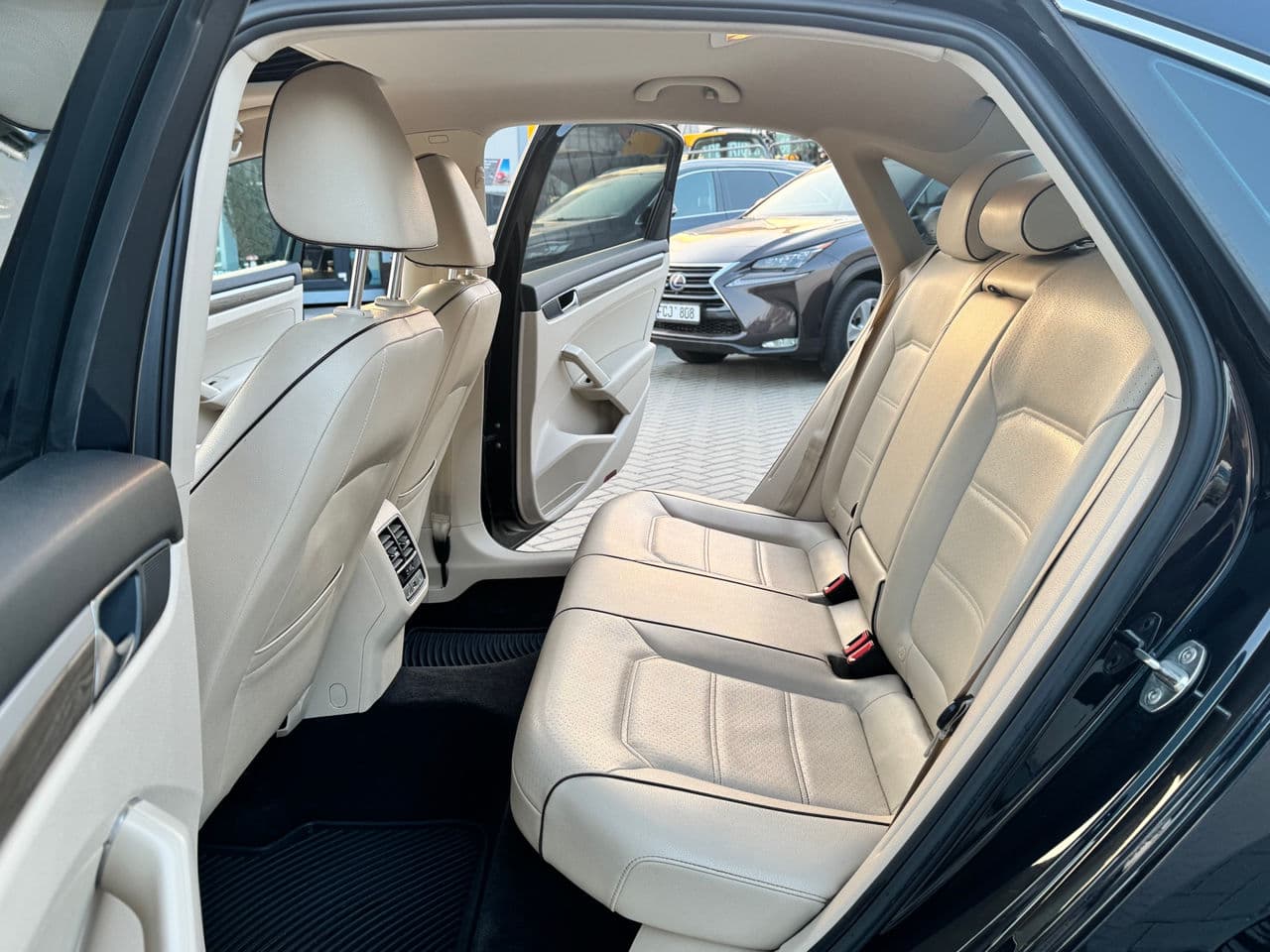 Volkswagen Passat 2017 — Миниатюра 13