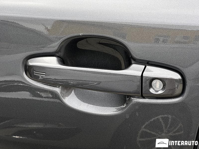 Toyota C-HR 2018 — Миниатюра 18