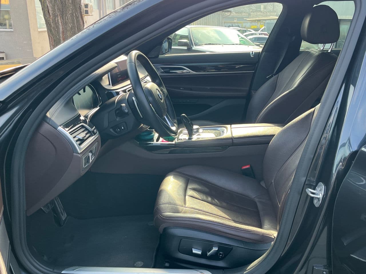 BMW 740 2019 — Миниатюра 8