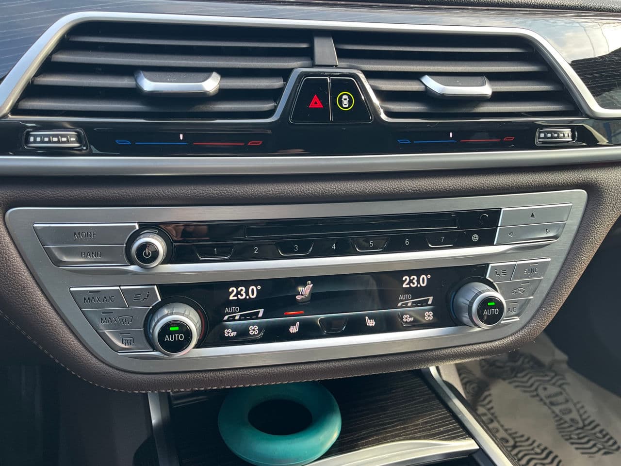 BMW 740 2019 — Миниатюра 16