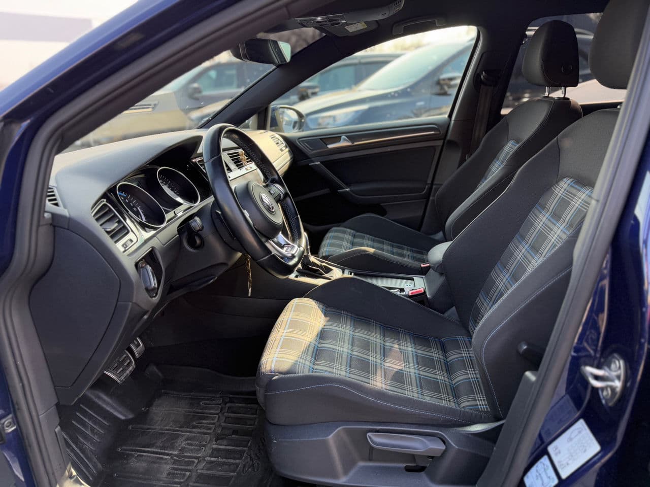 Volkswagen Golf GTE 2018 — Миниатюра 5