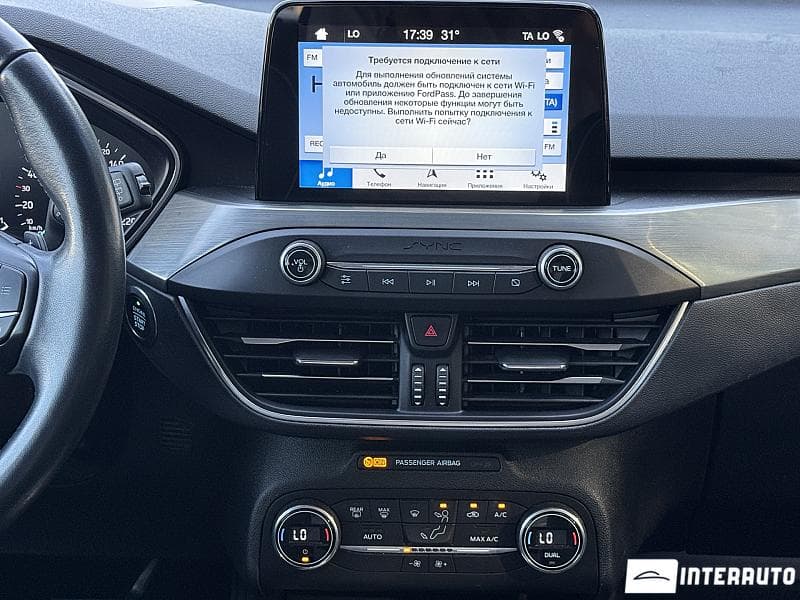 2018 Ford Focus — Miniatură 15