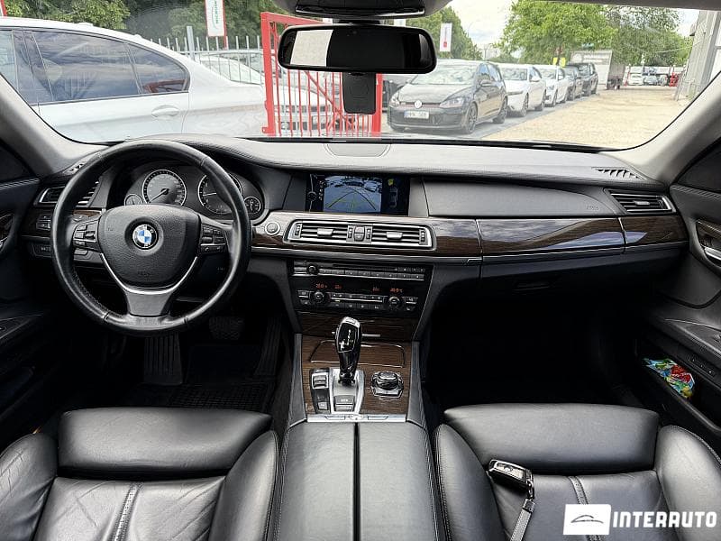 BMW 750 2009 — Миниатюра 7