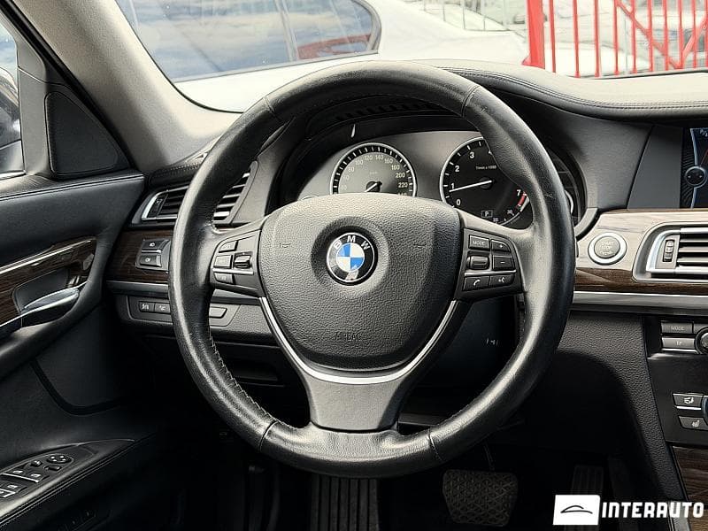 BMW 750 2009 — Миниатюра 8