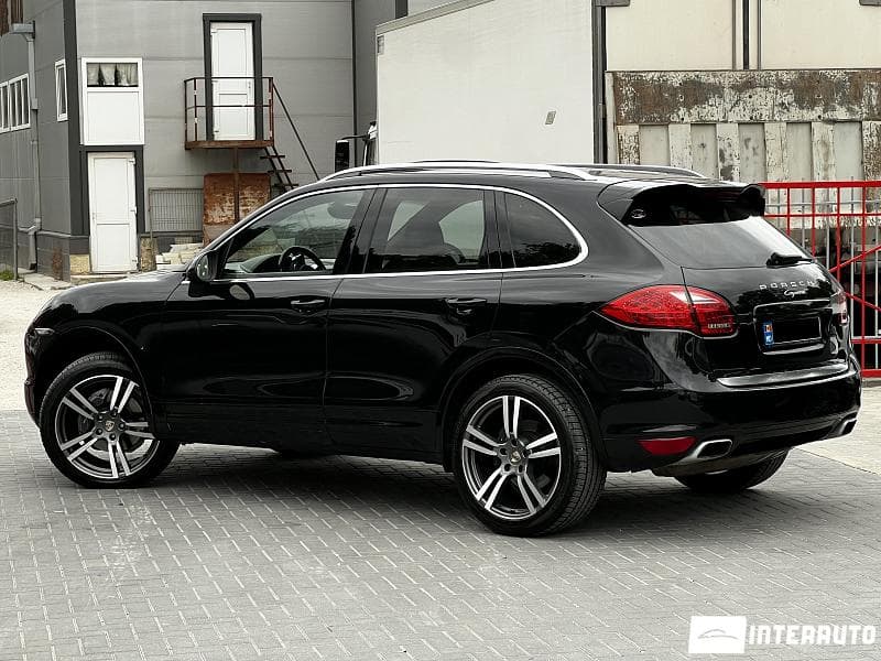 Porsche Cayenne 2010 — Миниатюра 2