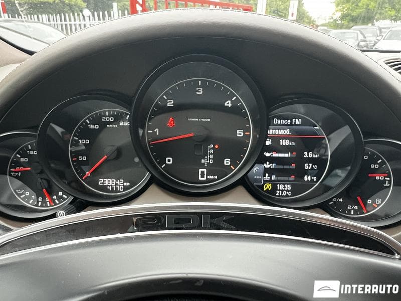 Porsche Cayenne 2010 — Миниатюра 12