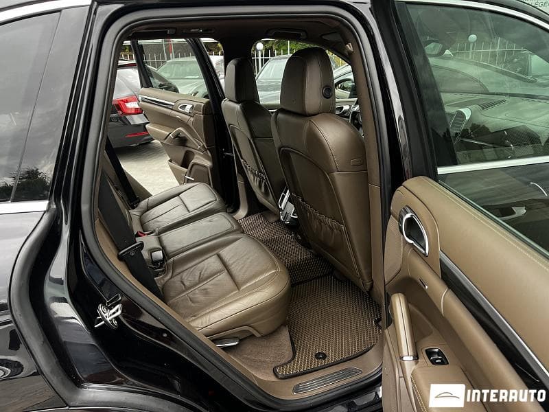 Porsche Cayenne 2010 — Миниатюра 8