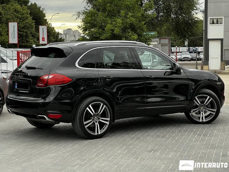 Porsche Cayenne 2010 — Миниатюра 4