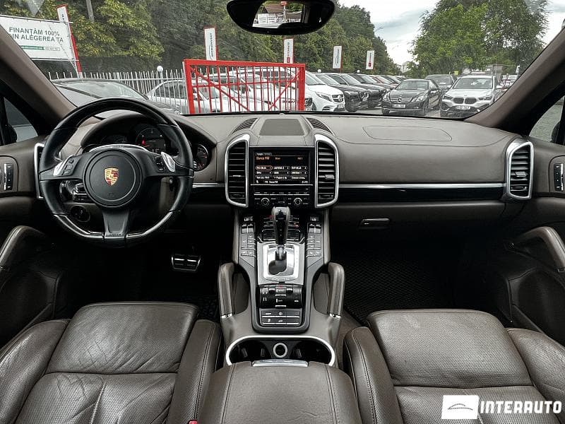 Porsche Cayenne 2010 — Миниатюра 10