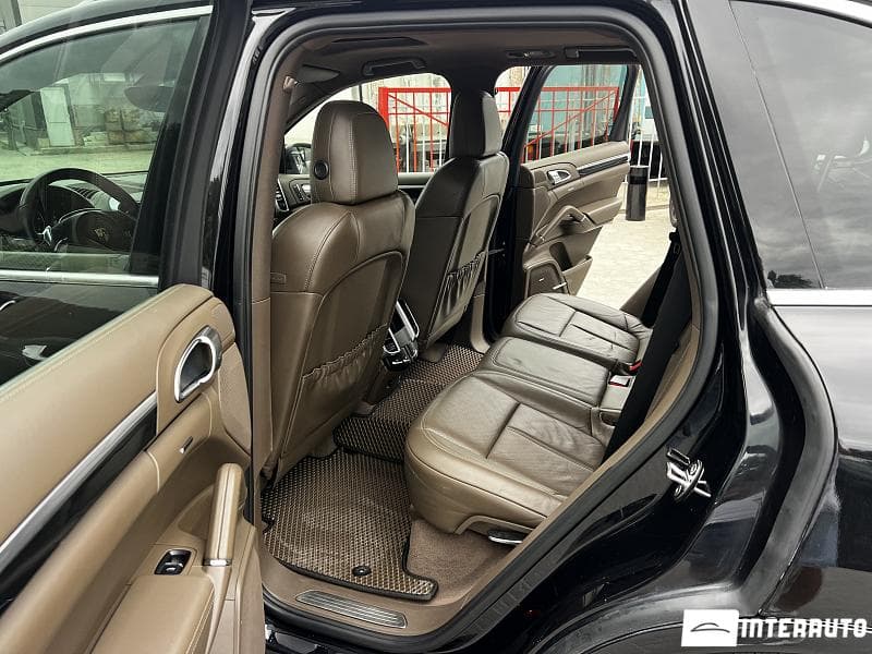 Porsche Cayenne 2010 — Миниатюра 6
