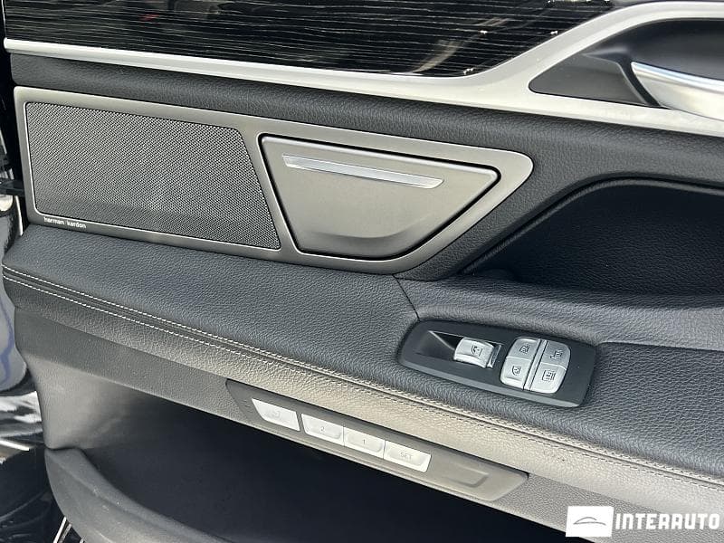 BMW 740e 2016 — Миниатюра 23
