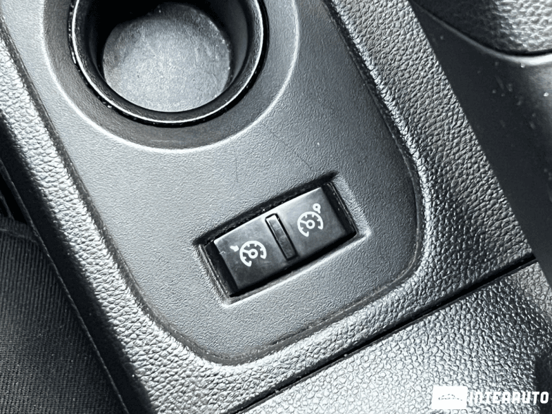 Dacia Duster 2018 — Миниатюра 15