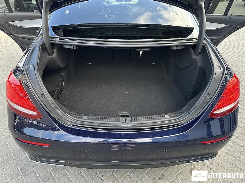 2019 Mercedes E 200 — Miniatură 22