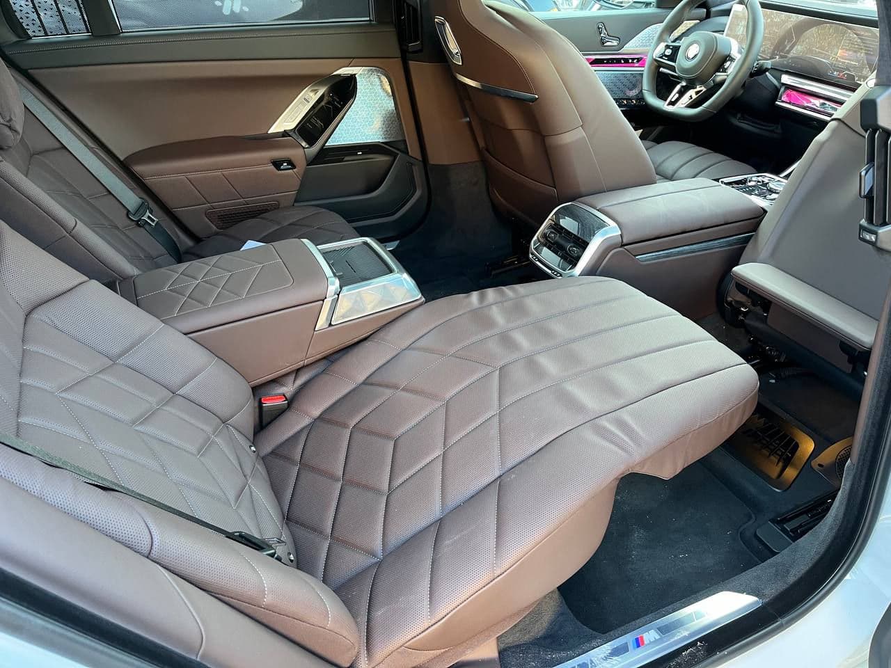 BMW 740 2024 — Миниатюра 20