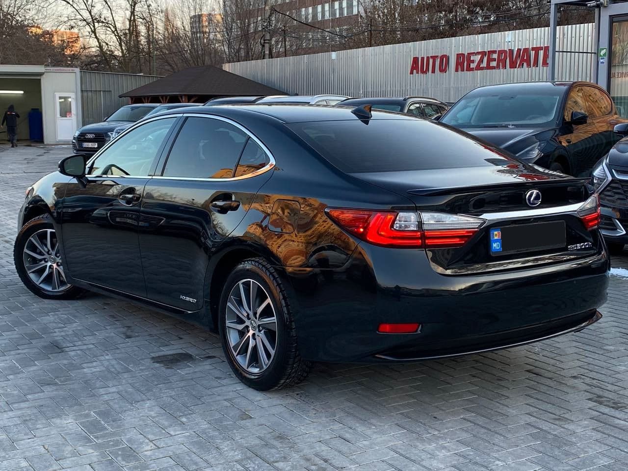 Lexus ES 300h 2017 — Миниатюра 4
