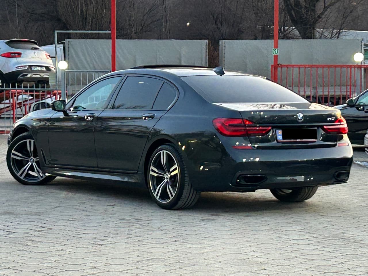 BMW 740 2018 — Миниатюра 2