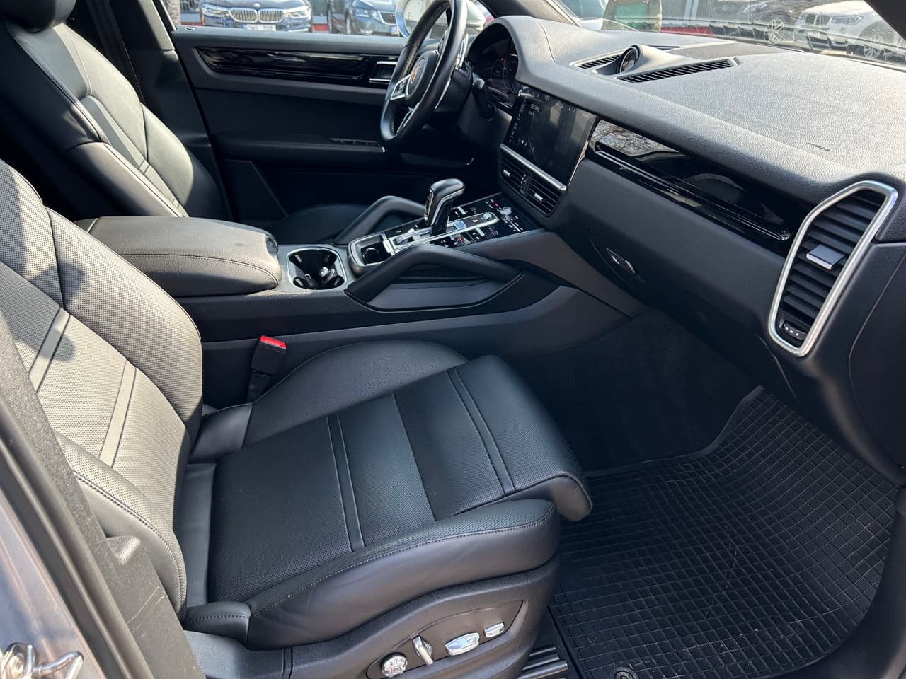 Porsche Cayenne 2019 — Миниатюра 16