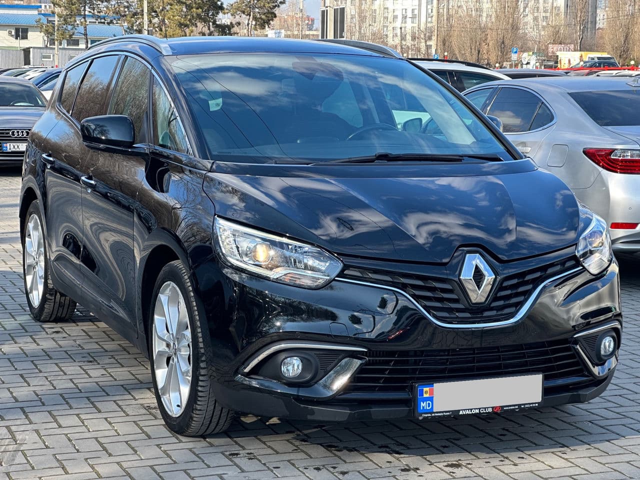 Renault Grand Scenic 2018 — Миниатюра 3