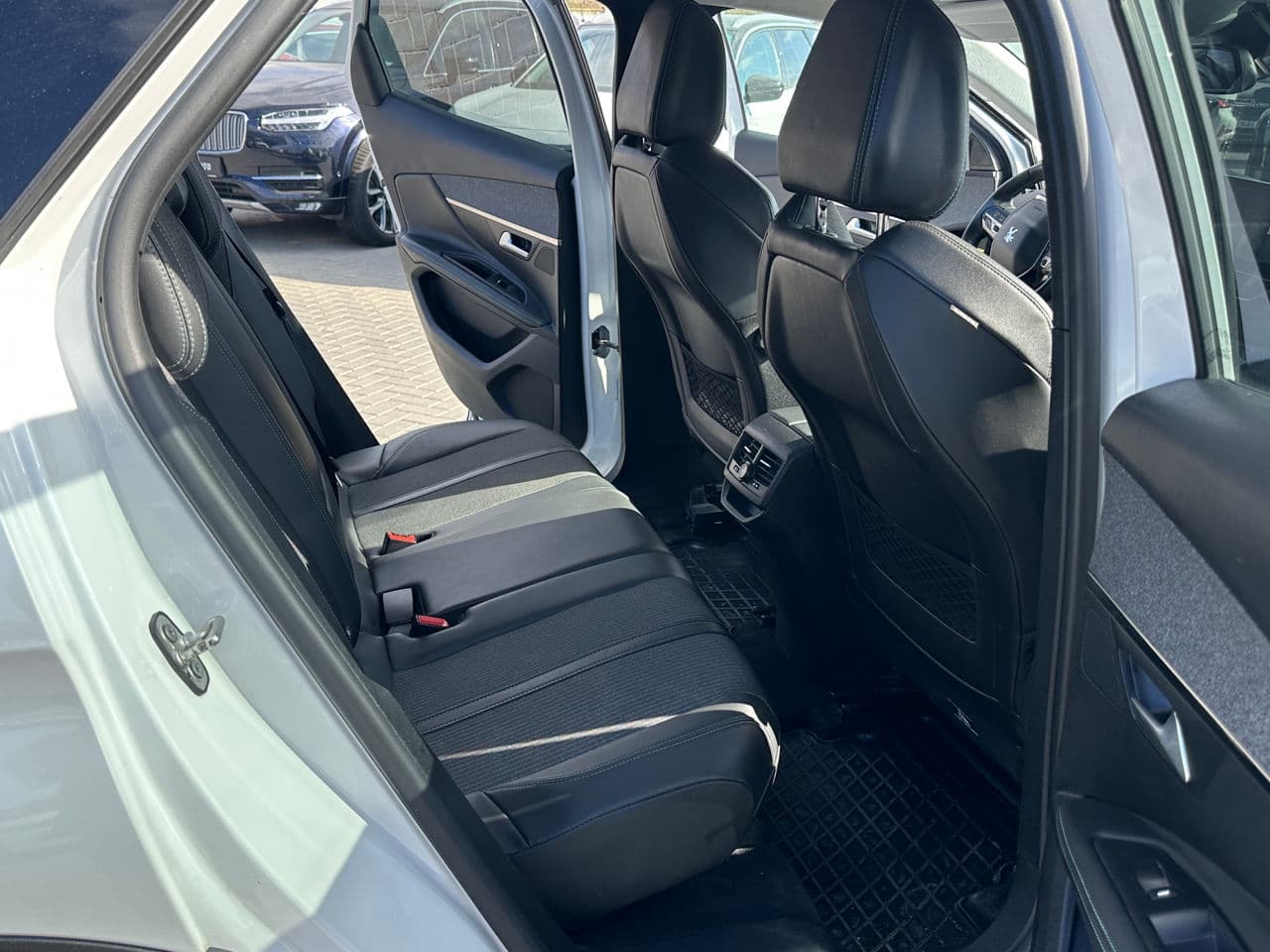 Peugeot 3008 2021 — Миниатюра 15
