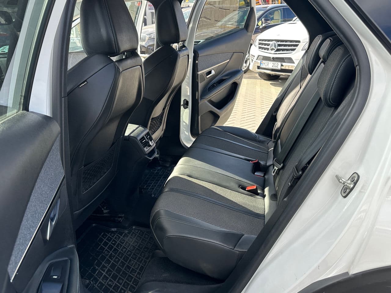 Peugeot 3008 2021 — Миниатюра 14