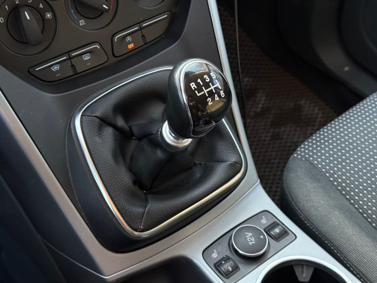 Ford C-MAX 2014 — Миниатюра 13