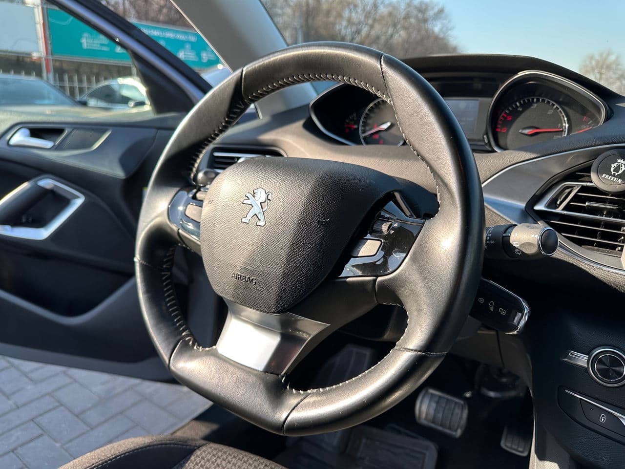 Peugeot 308 2020 — Миниатюра 8