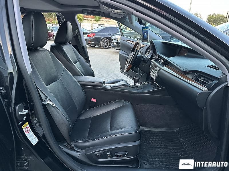 Lexus ES 300h 2015 — Миниатюра 13