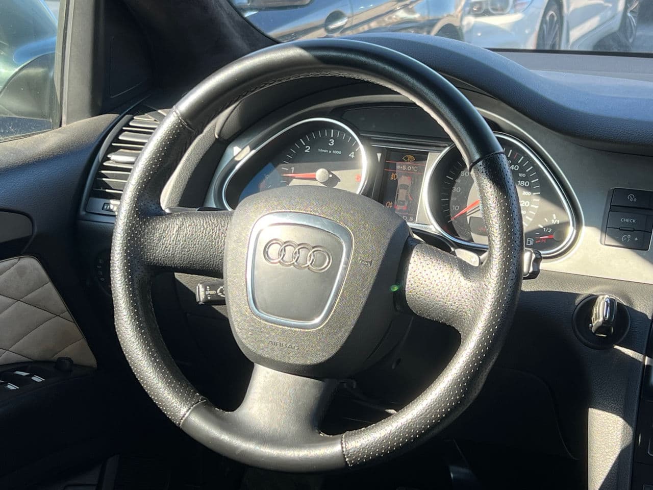 Audi Q7 2006 — Миниатюра 8
