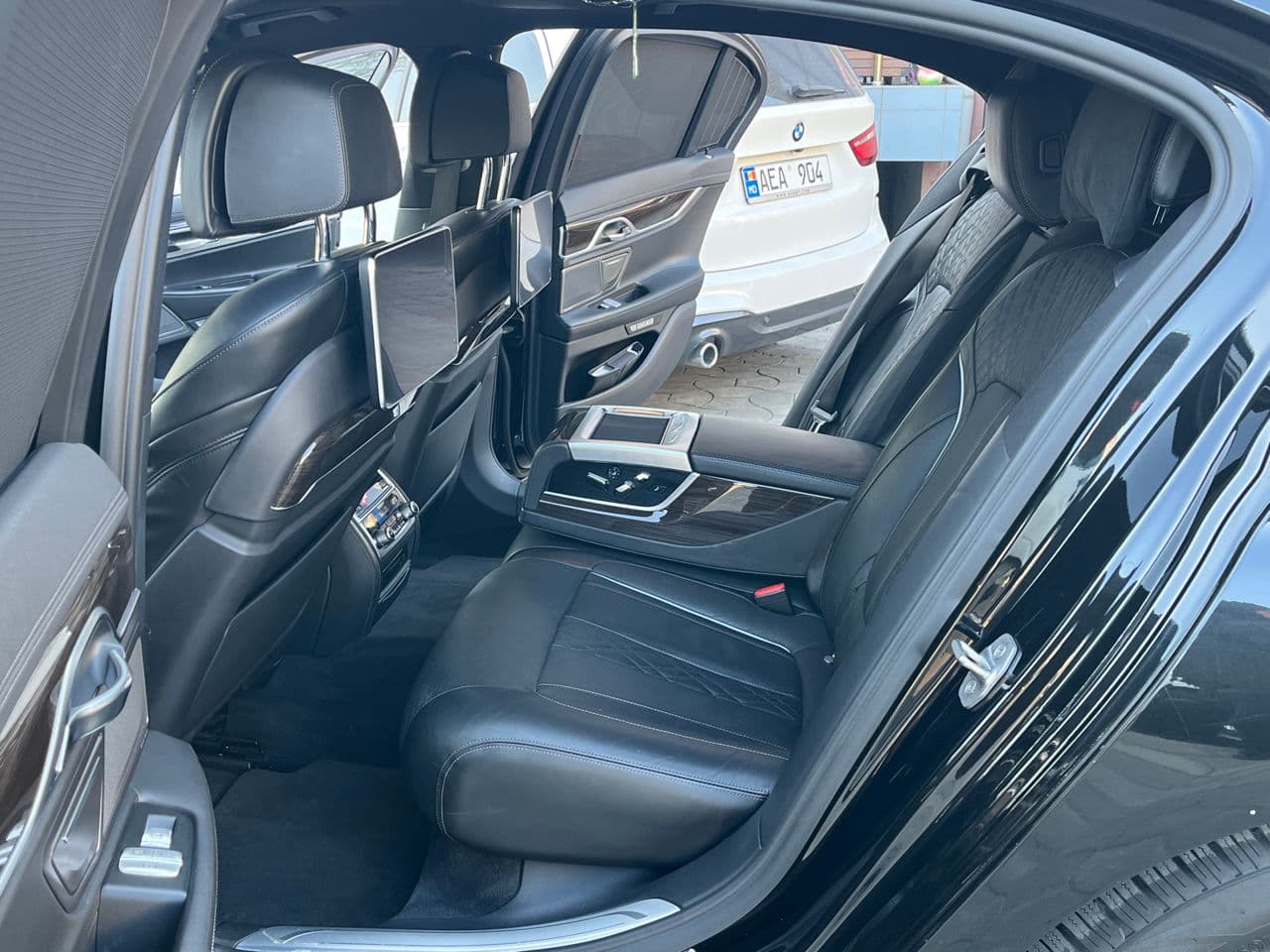 BMW 740e 2016 — Миниатюра 18