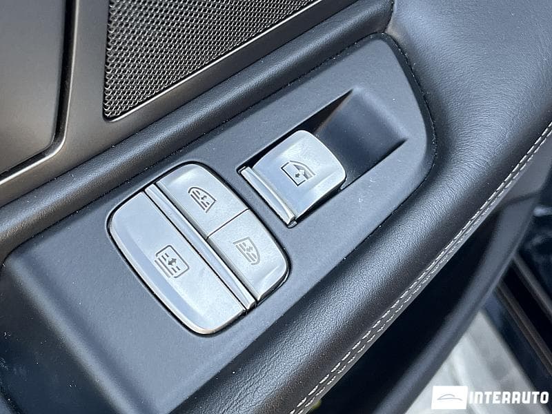 BMW 740e 2016 — Миниатюра 17