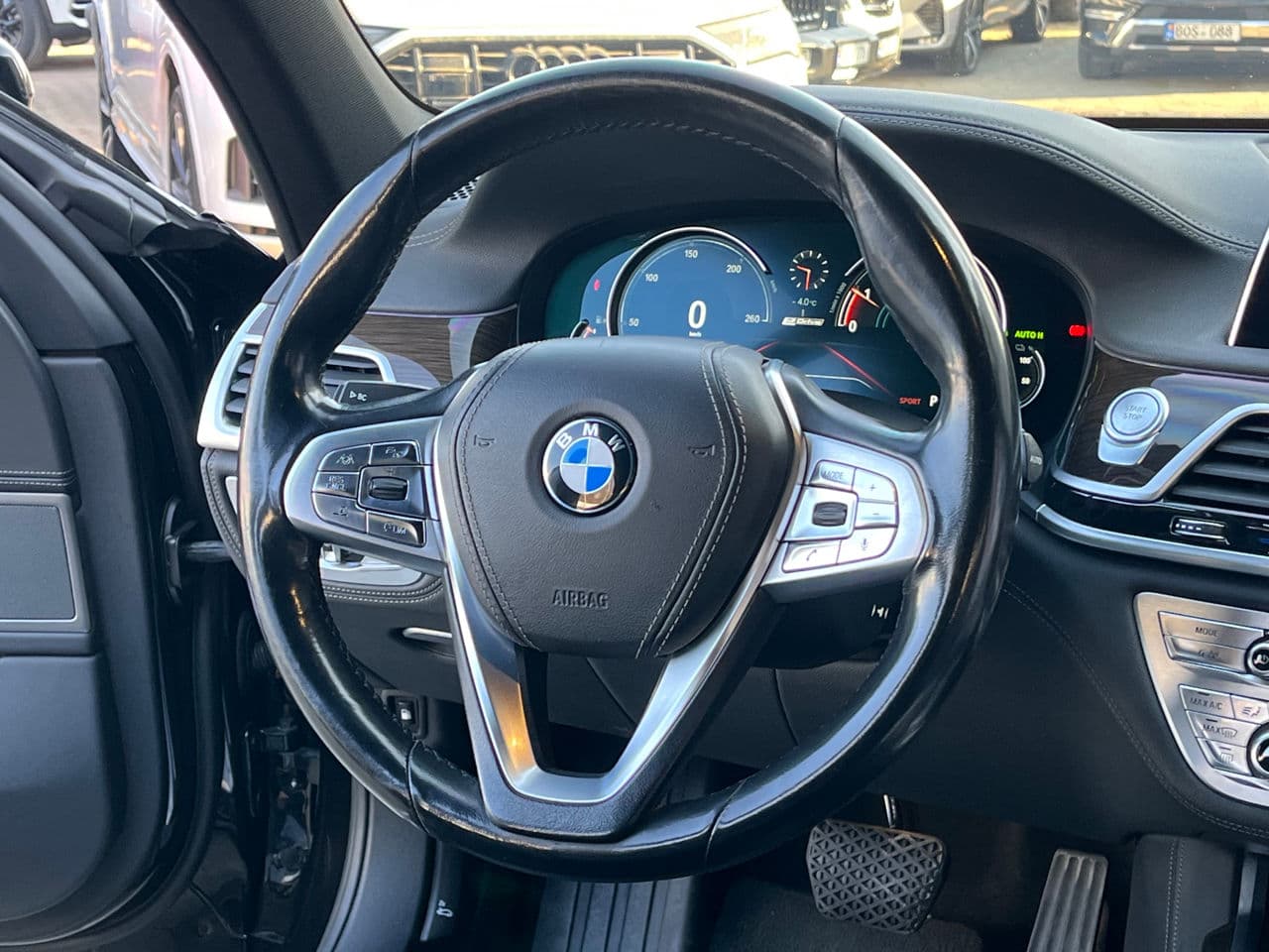 BMW 740e 2016 — Миниатюра 10