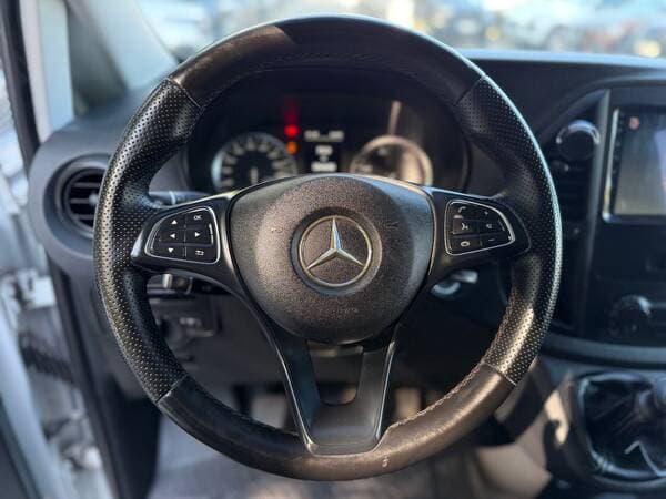 2015 Mercedes Vito — Miniatură 8