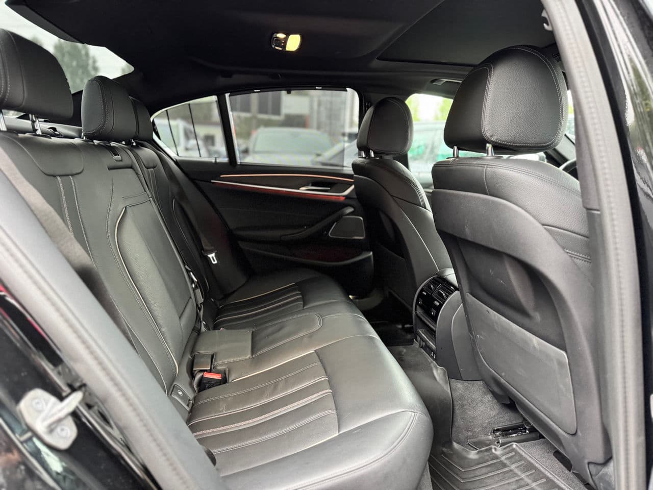 BMW 530e 2022 — Миниатюра 23