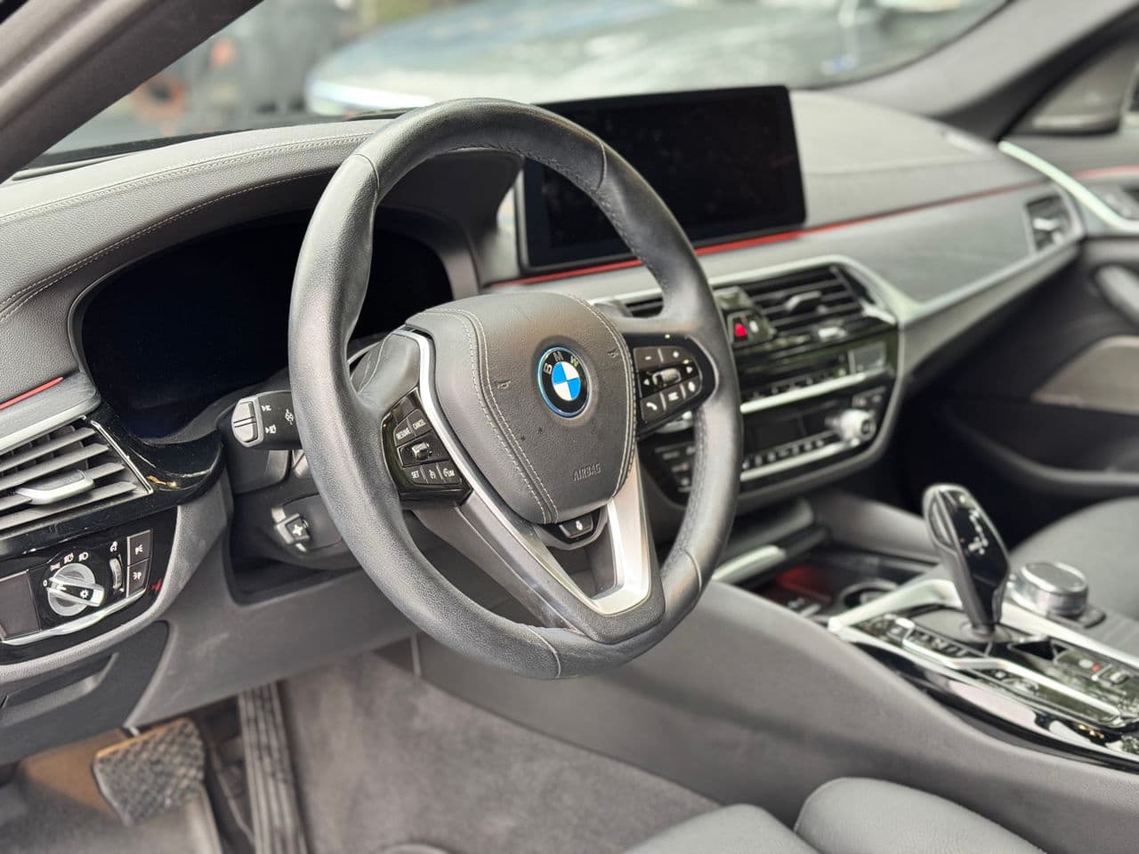 BMW 530e 2022 — Миниатюра 12