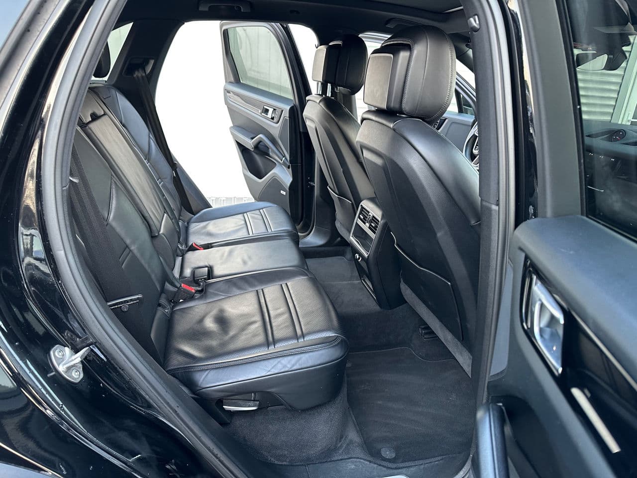 Porsche Cayenne 2018 — Миниатюра 8