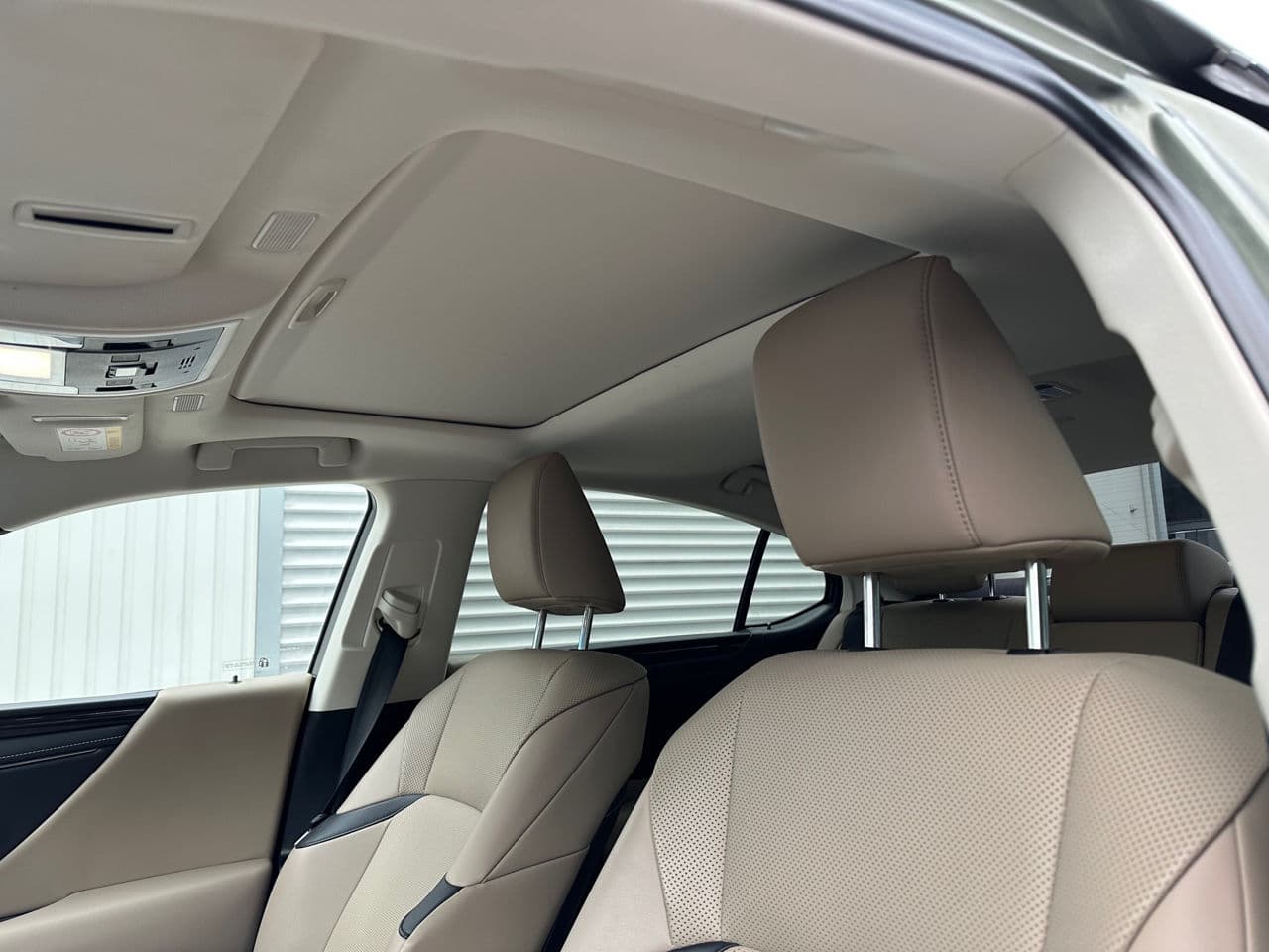 Lexus ES 300h 2020 — Миниатюра 10