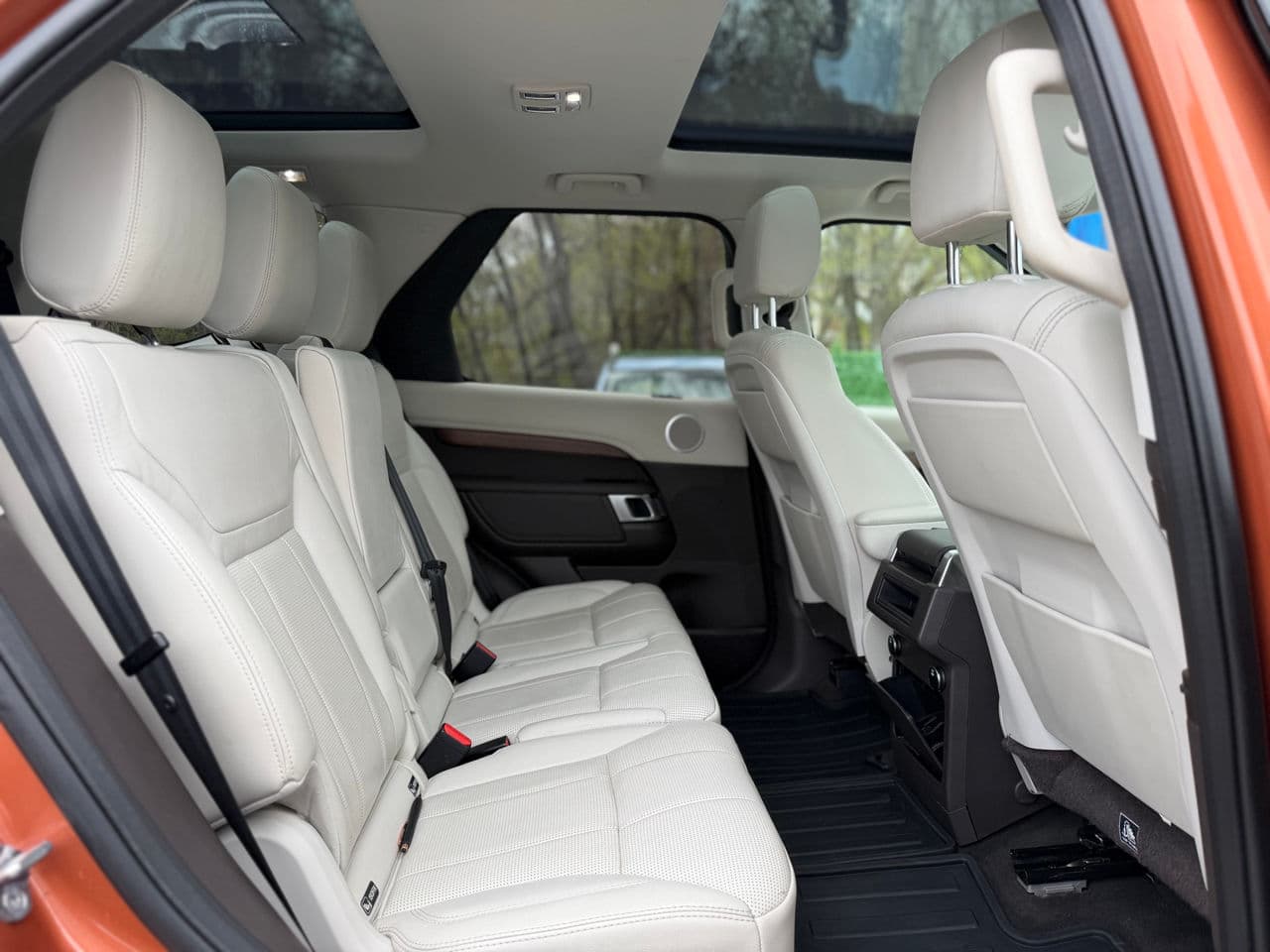 Land Rover Discovery 2017 — Миниатюра 22