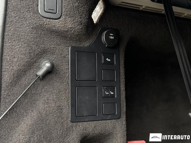 Land Rover Discovery 2017 — Миниатюра 6