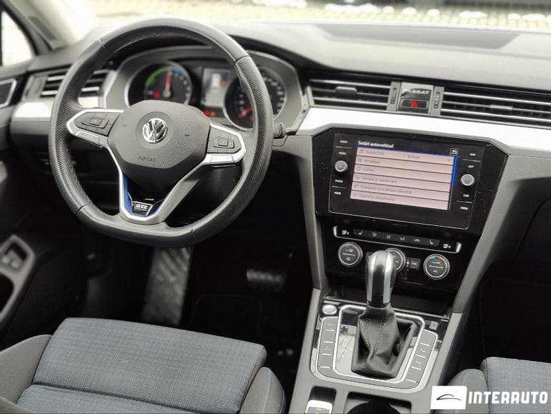 Volkswagen Passat GTE 2020 — Миниатюра 10