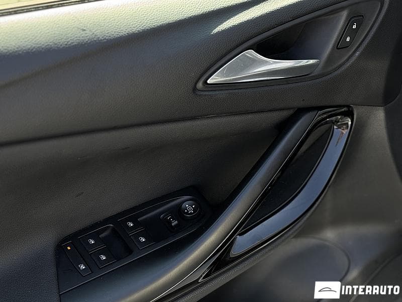 Opel Astra 2020 — Миниатюра 5