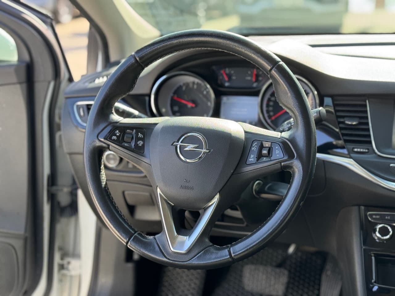 Opel Astra 2020 — Миниатюра 9