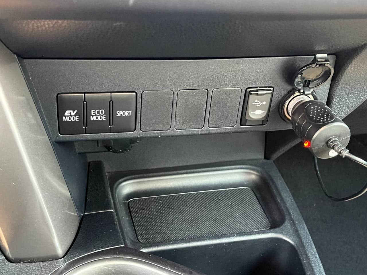 Toyota Rav-4 2018 — Миниатюра 13