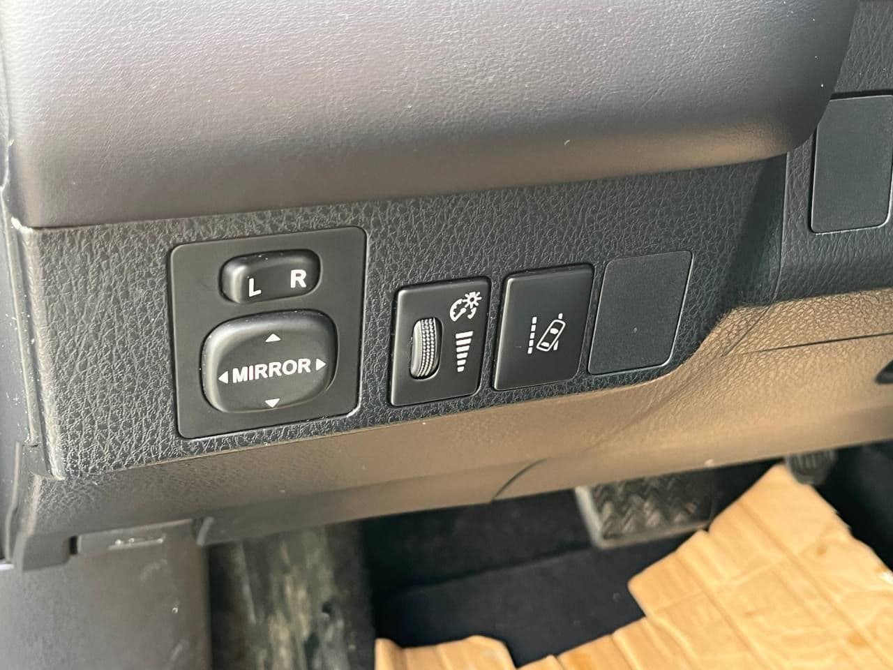 Toyota Rav-4 2018 — Миниатюра 14