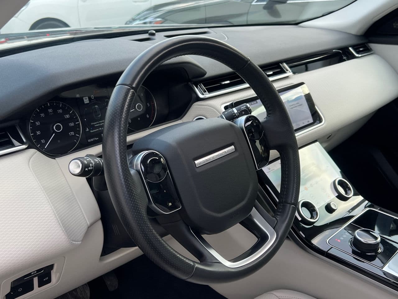 Land Rover Range Rover Velar 2018 — Миниатюра 9
