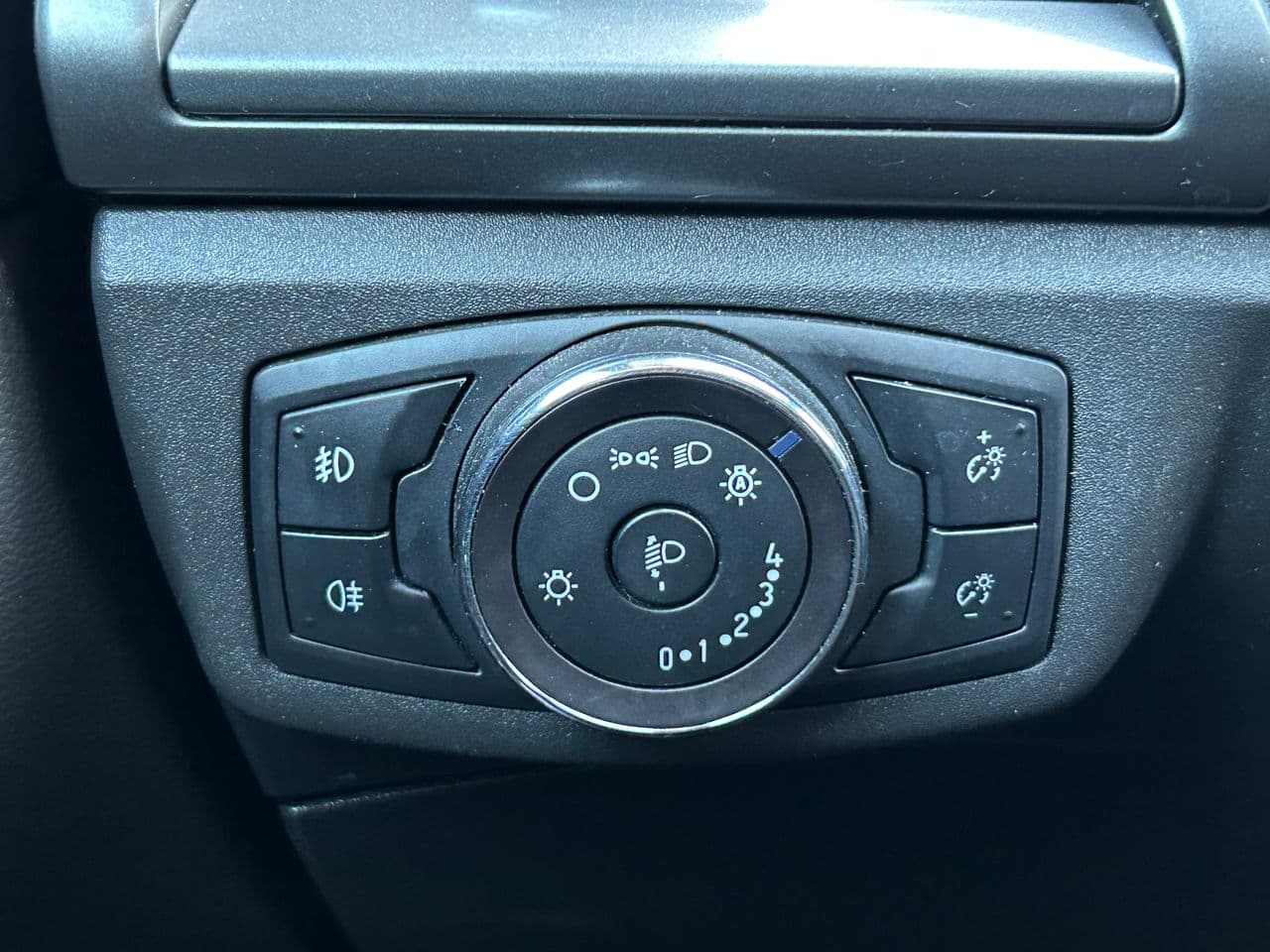 Ford Mondeo 2016 — Миниатюра 9